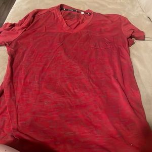 Men’s size large guess t shirt